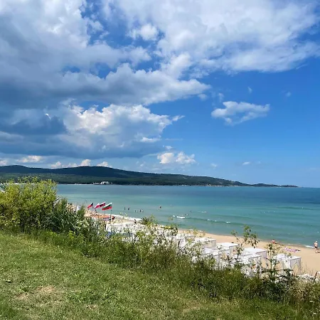 Sea View Apartament *